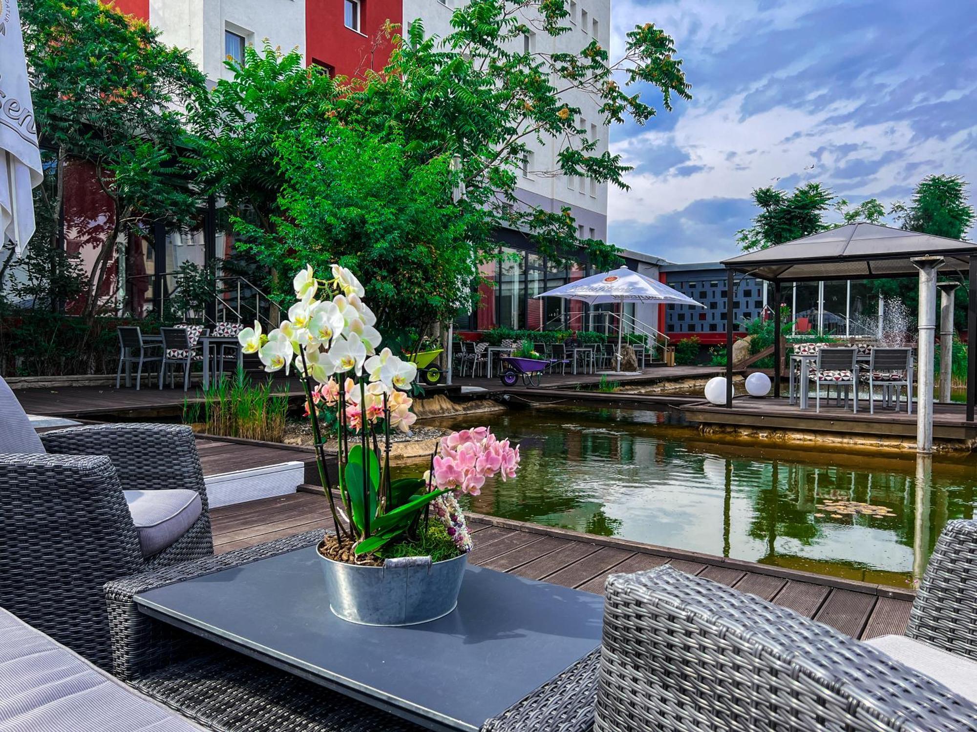 Skyhotel Merseburg Exterior foto