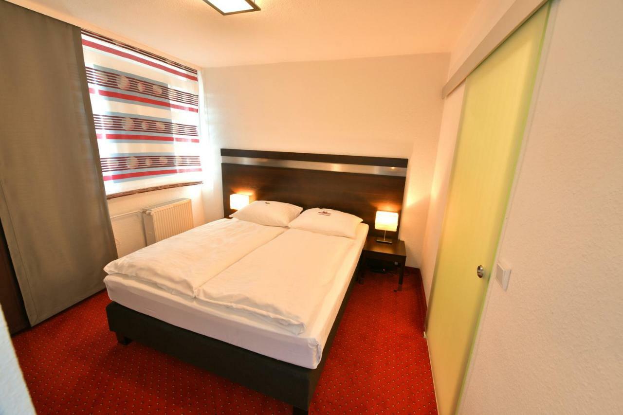 Skyhotel Merseburg Exterior foto